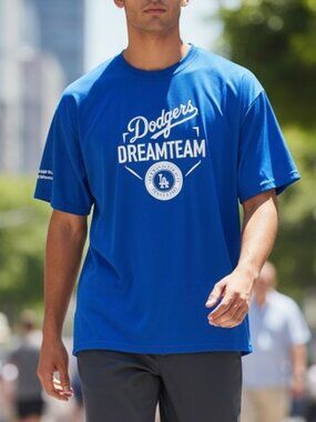 NEW LA Dodgers T-Shirt MLB Baseball Adult Medium Dream Team